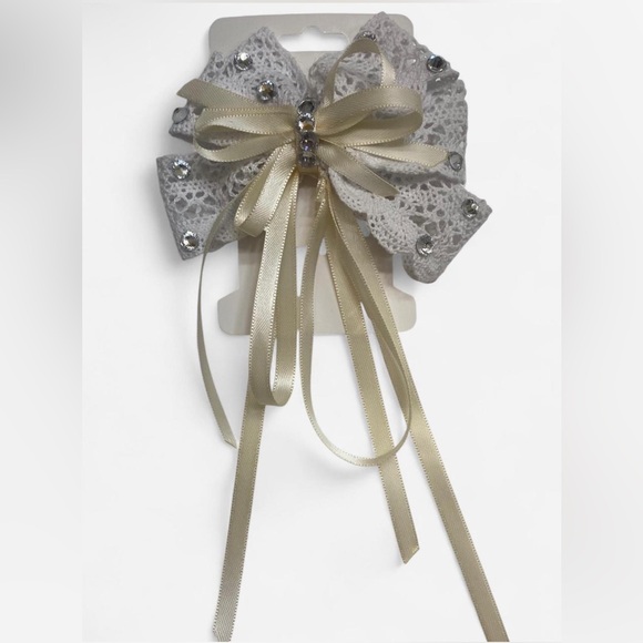 Hand Crafted Other - Hand crafted White Lace Bow Hair Clip